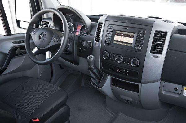 2014-mercedes-benz-sprinter-2500-v6-dash-view